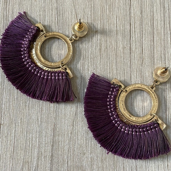 Bundle of gold fashion earrings - Picture 5 of 10